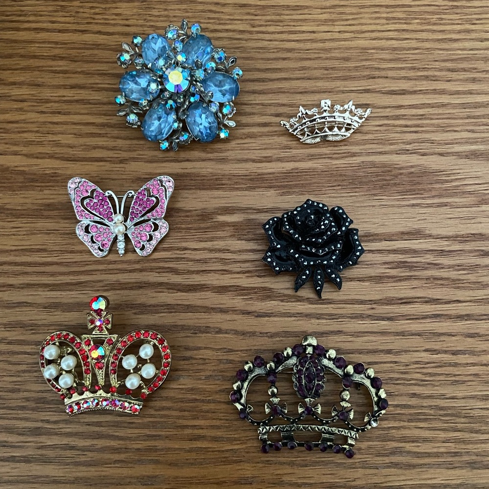 Brooch Bundle all beautiful colors are bright and well taken care of.